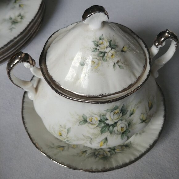 PARAGON White and Cream Serveware Sugar Bowl with Domed Lid and Floral Design - Picture 1 of 2